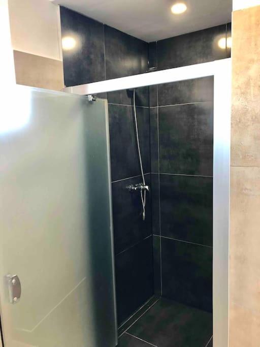 Spacious Apartment Near Hockey And Football Arena บราติสลาวา ภายนอก รูปภาพ