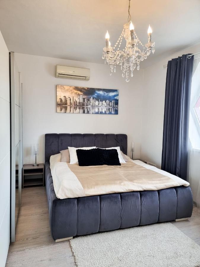 Spacious Apartment Near Hockey And Football Arena บราติสลาวา ภายนอก รูปภาพ